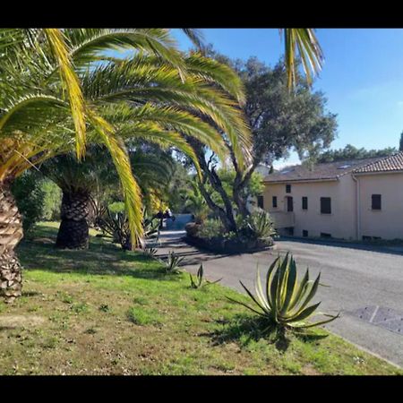 Location Dans Residence Calme, Proche Mer Cavalaire-sur-Mer Esterno foto